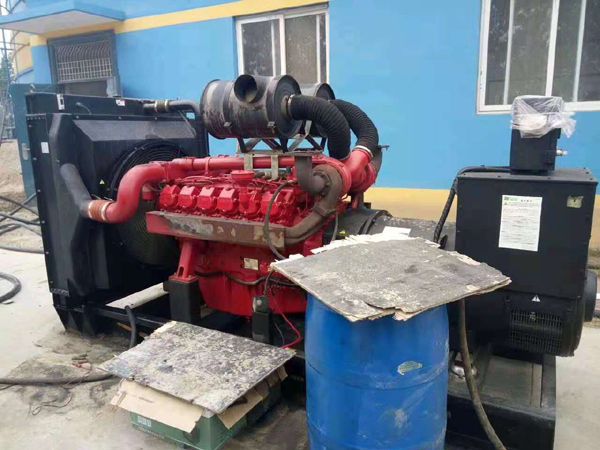 宏伟租赁发电机-柴油发电机组的齿轮箱和发电机温升控制